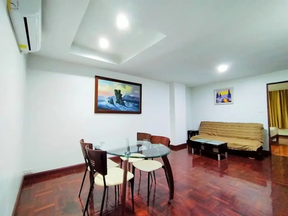 Le Vanvarothai Saladaeng Residence - photo 20