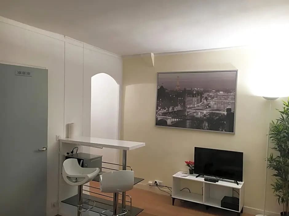 Cosy Apartment near Eiffel Tour - photo 4