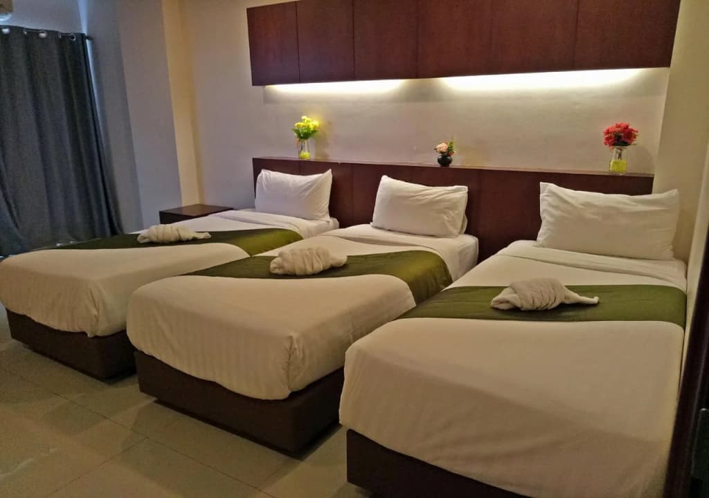 7 Sky Residency - photo 6