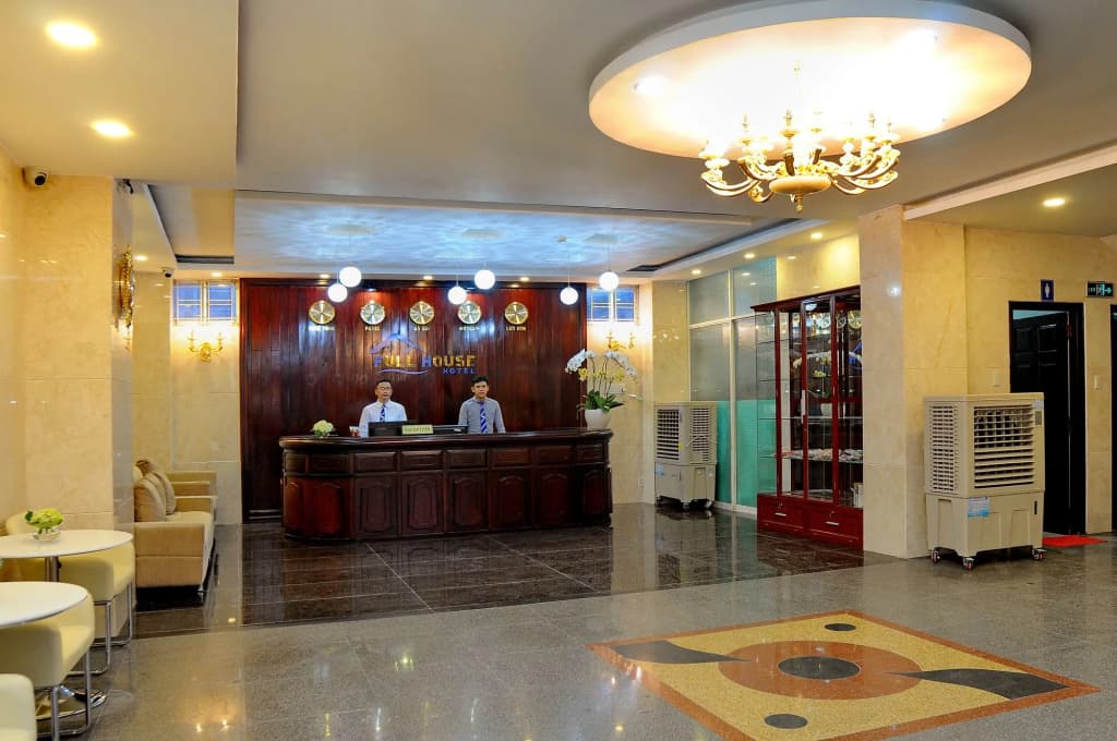 Full House Hotel - photo 25