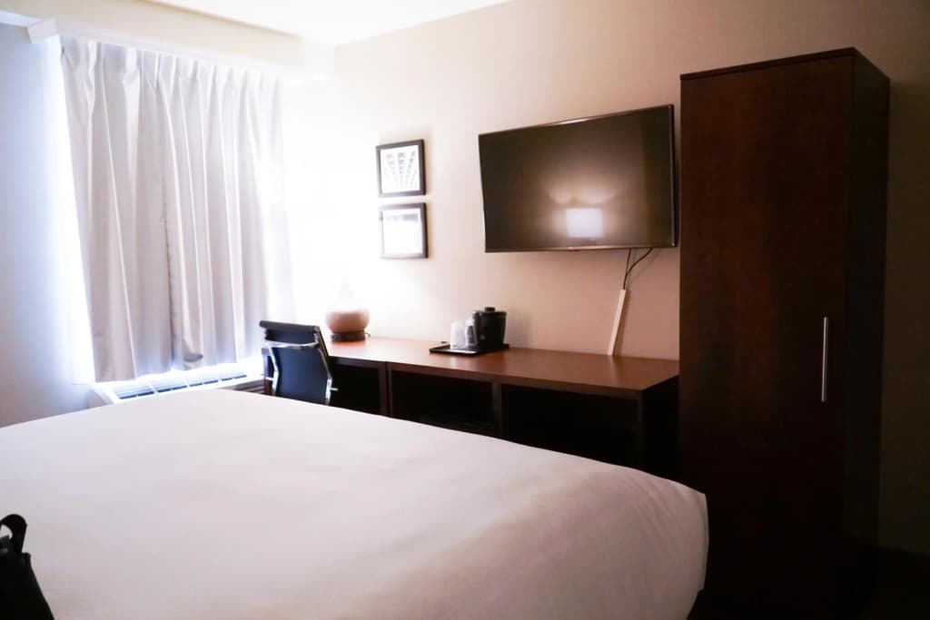 Hotel Mint JFK Airport - photo 11