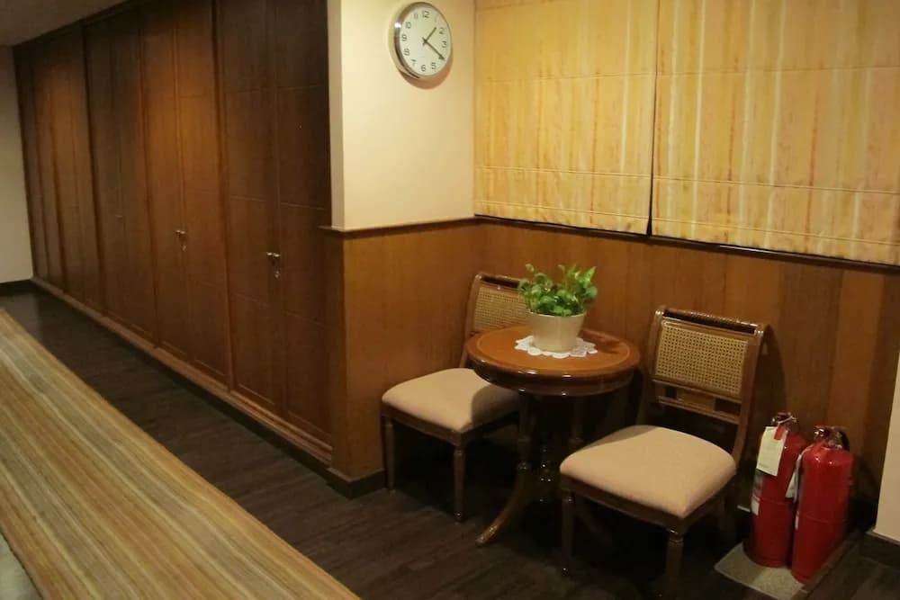 Travel Lodge Suriwongse - Adult only - photo 13