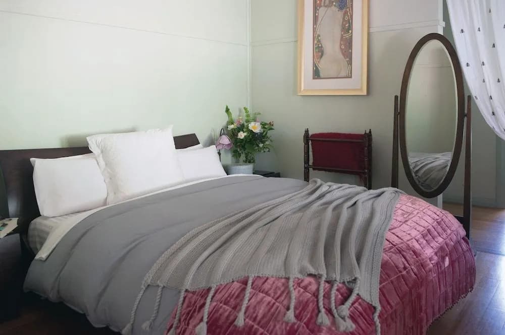 Woolrich Historic Garden Cottage - photo 2