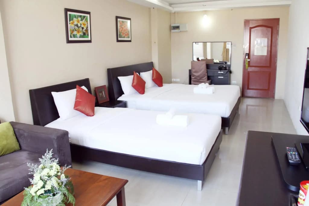 Centric Place Hotel - photo 2