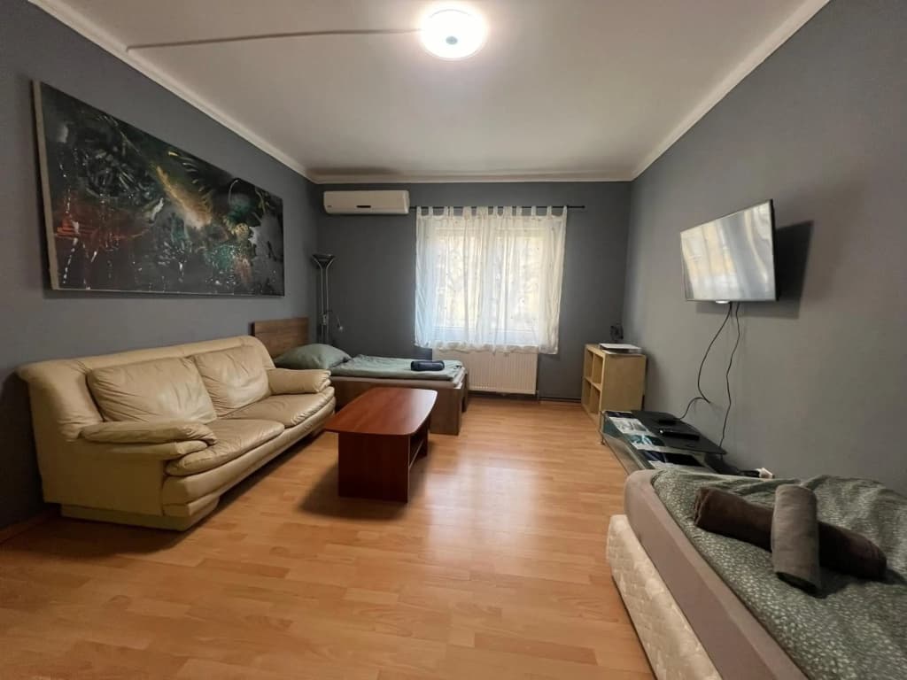Family Friendly Apartman - photo 7