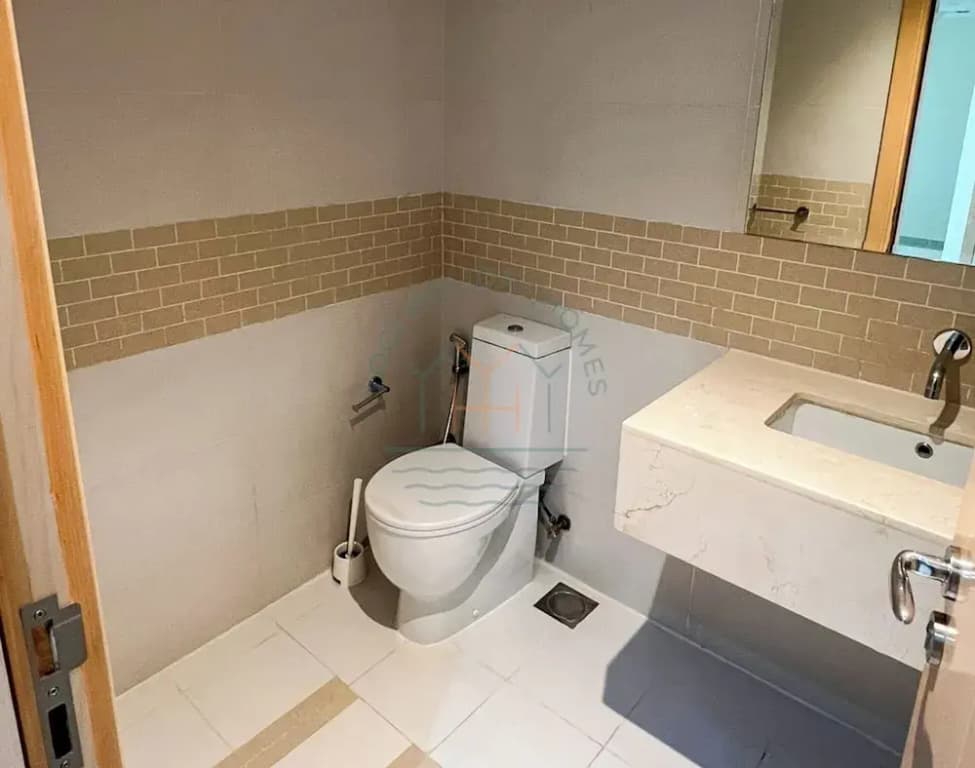 Blakely 2BR Lakeview Retreat With Open Balcony - photo 7