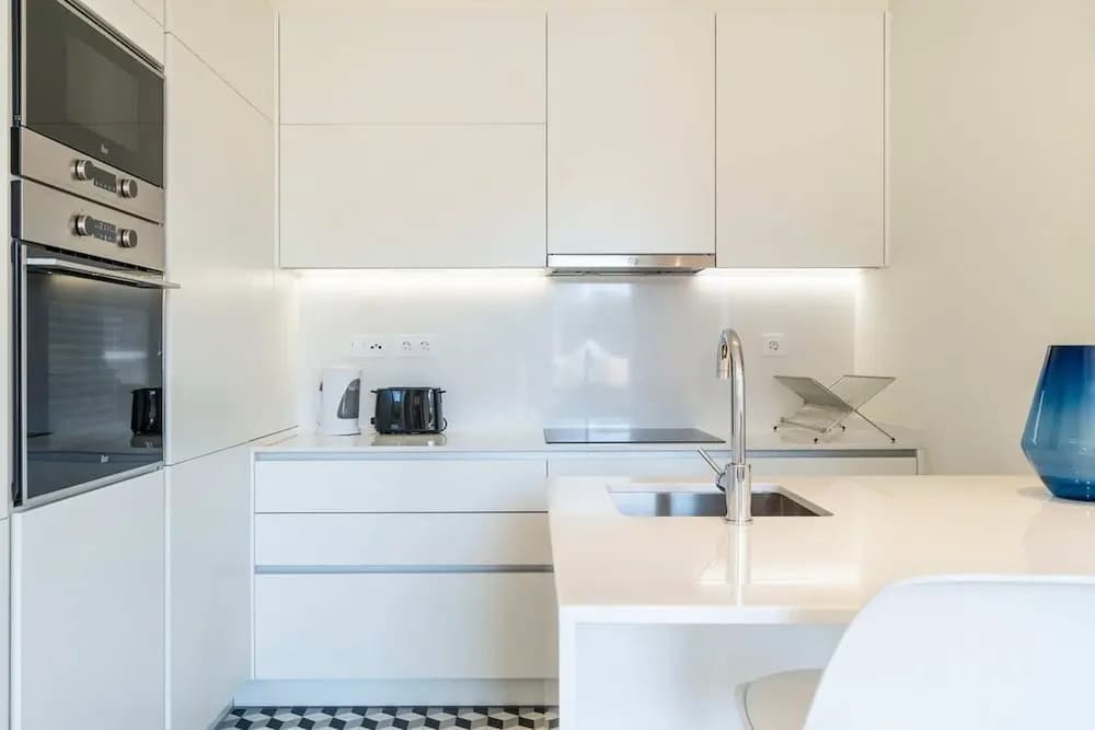 Modern 1BD w AC & Balcony - photo 10