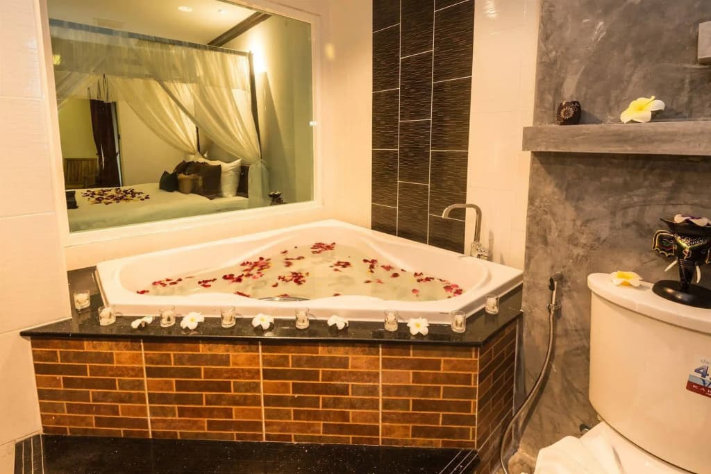 Tanawan Phuket Hotel - photo 8