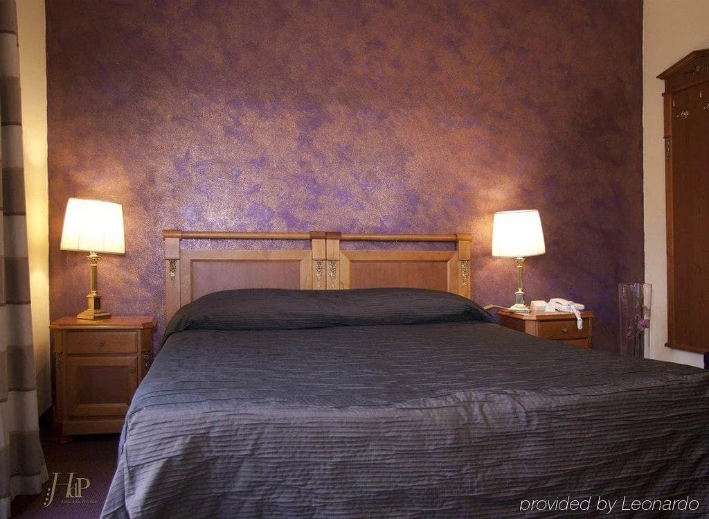 J Maluni City Hotel - photo 21