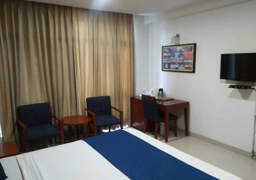 Divine Inn Hotel - photo 6