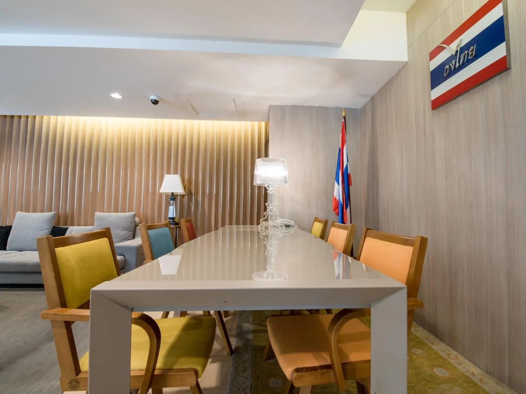 Beyond Suite Hotel - photo 21
