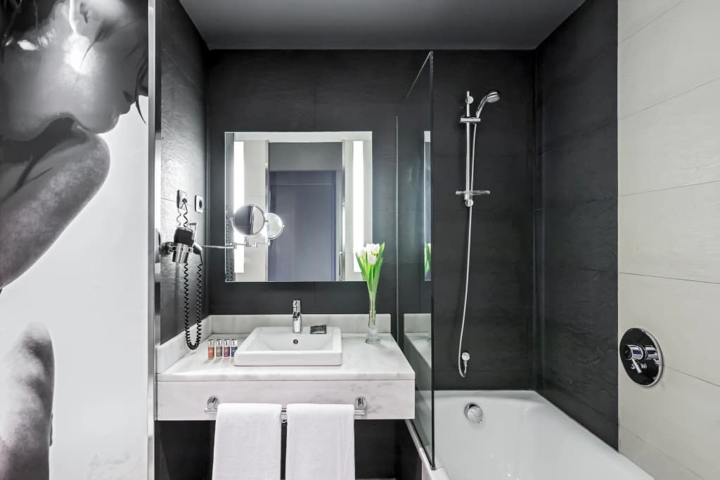 Hotel Zentral Castellana Norte - photo 8