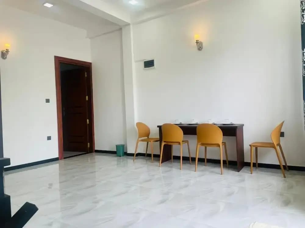 Hotel Ceylonia Colombo - photo 8