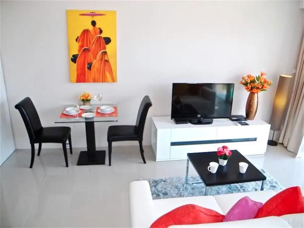 Chic Karon New Studio - photo 3