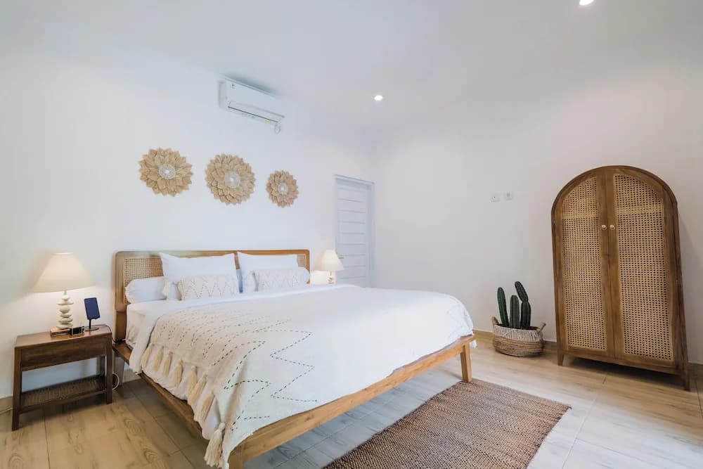 Villa Leya & Leon Canggu - Private 3BR Villa with Pool - photo 3