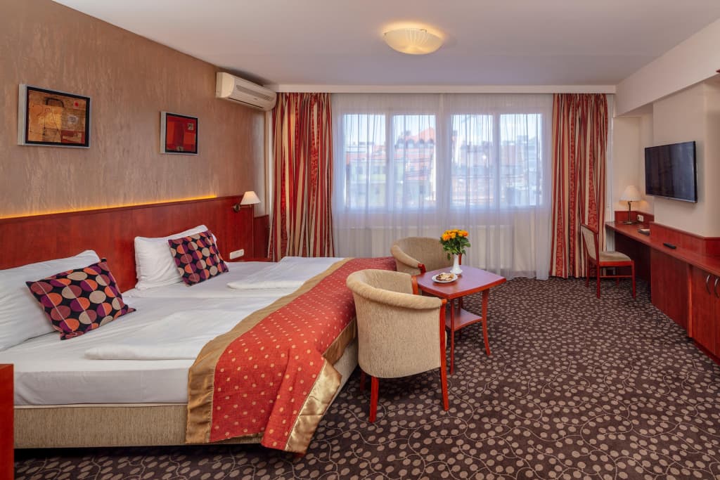 Hotel Charles - photo 35