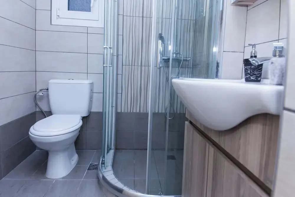 Classic Koukaki Living 2 Bd with Balcony - photo 9
