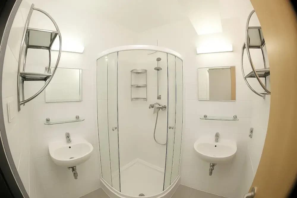 UrbanNest Private Hostel Rooms - photo 24