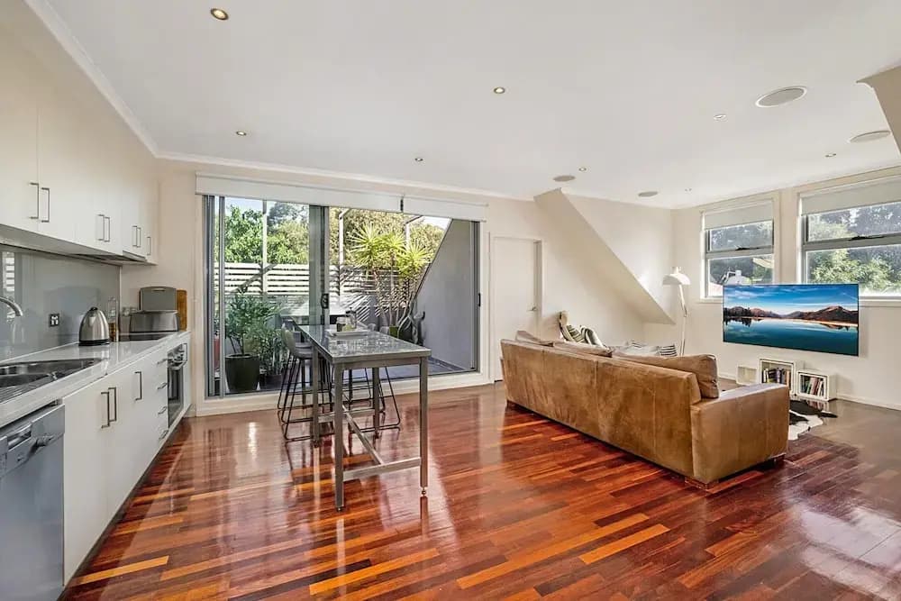 Stunning 2-bed Unit With BBQ Patio Near Dining - photo 2
