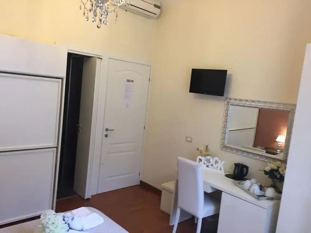 Elizabeth Rooms - photo 10