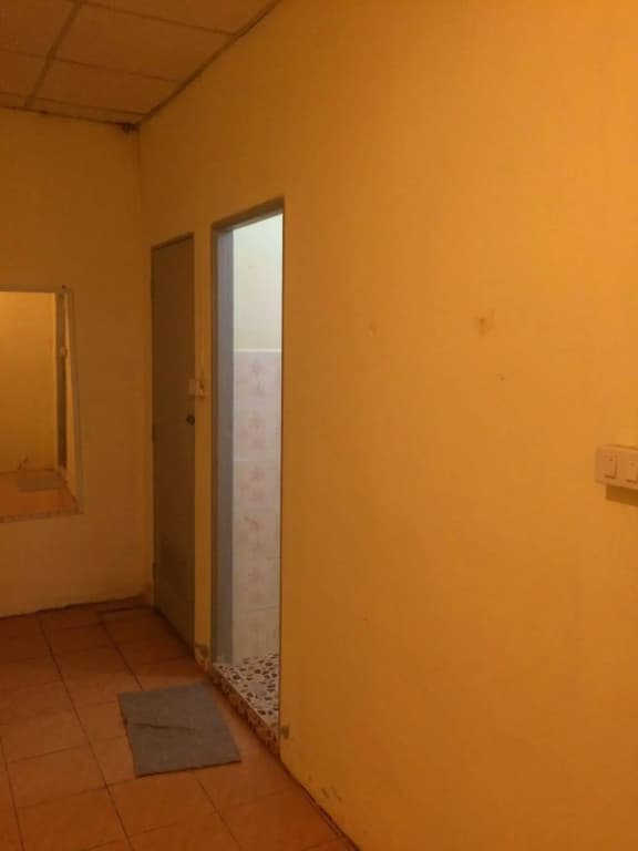 Supreeya Guesthouse - Hostel - photo 11