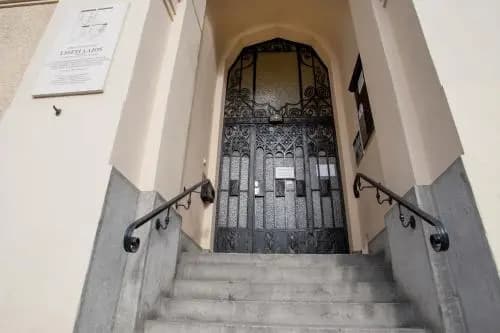 d.Five Riverside Deluxe Apartment - photo 9
