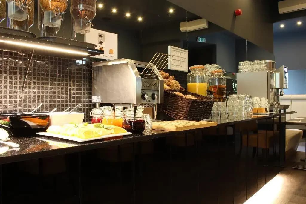 Hotel Delta am Potsdamer Platz - photo 8