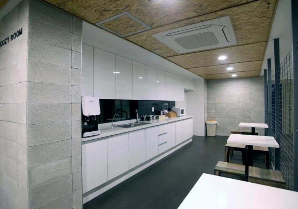KSTAR Metro Hotel - photo 18