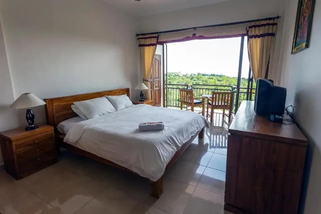 Waroeng Surya Home Stay - photo 1