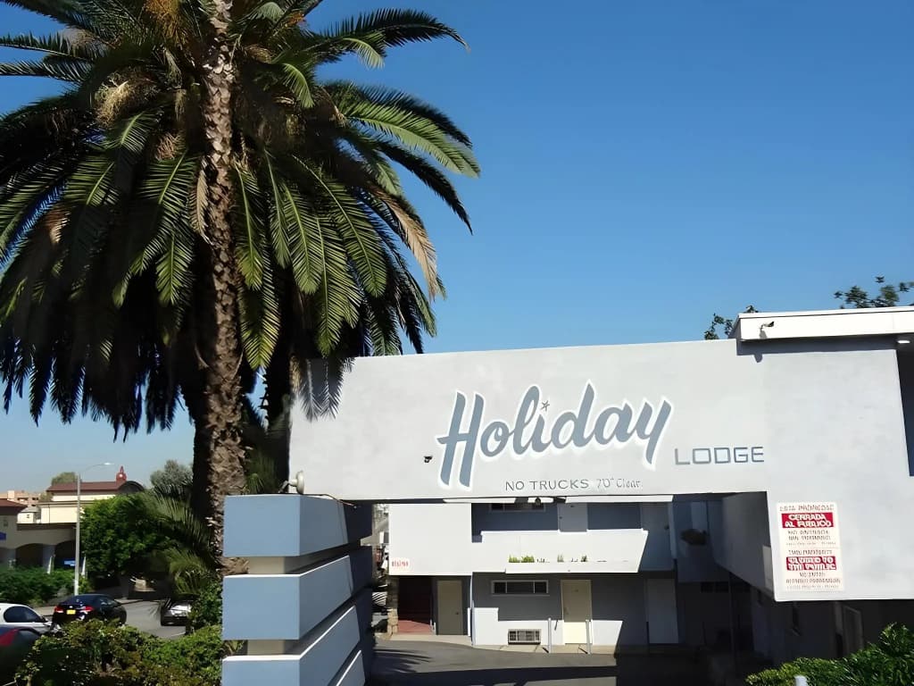 Holiday Lodge - photo 1