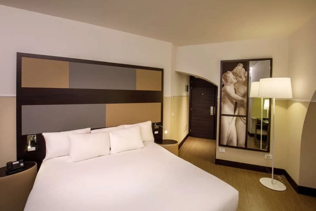 Cosmopolita Rome Colosseum, Tapestry Collection by Hilton - photo 27