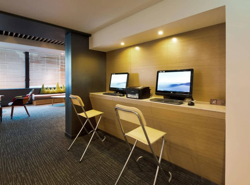 Metro Hotel - photo 7