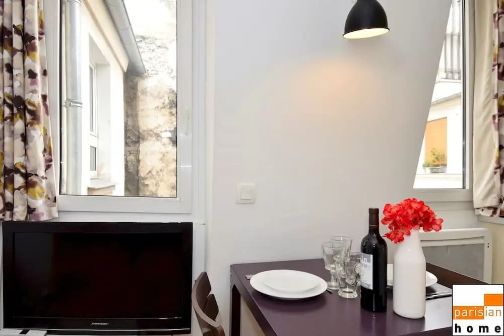 S02441 - Sophisticated and Cozy Studio for 2, Montorgueil Area - photo 4