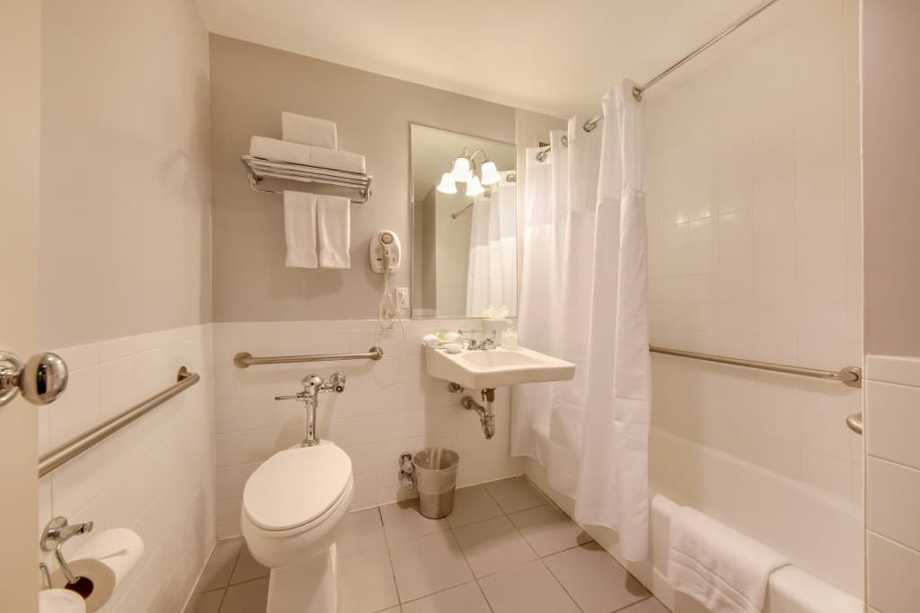 The Andrew Hotel - photo 25