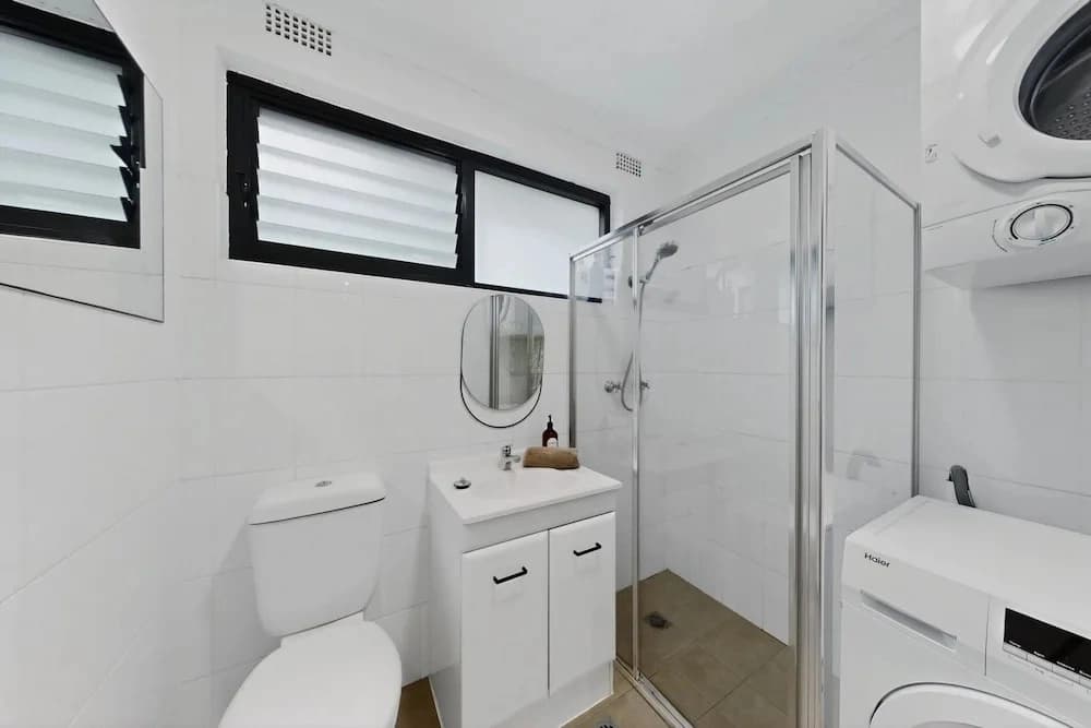 Beachside 1-bed Retreat With Parking Cronulla - photo 6