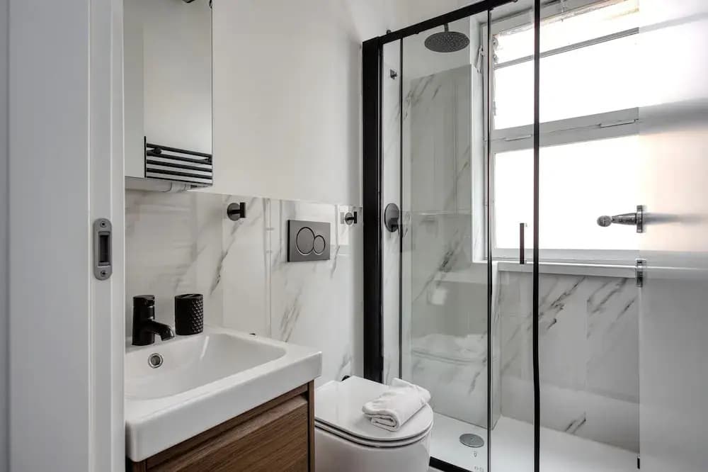 Stylish Studios near Subway - photo 22