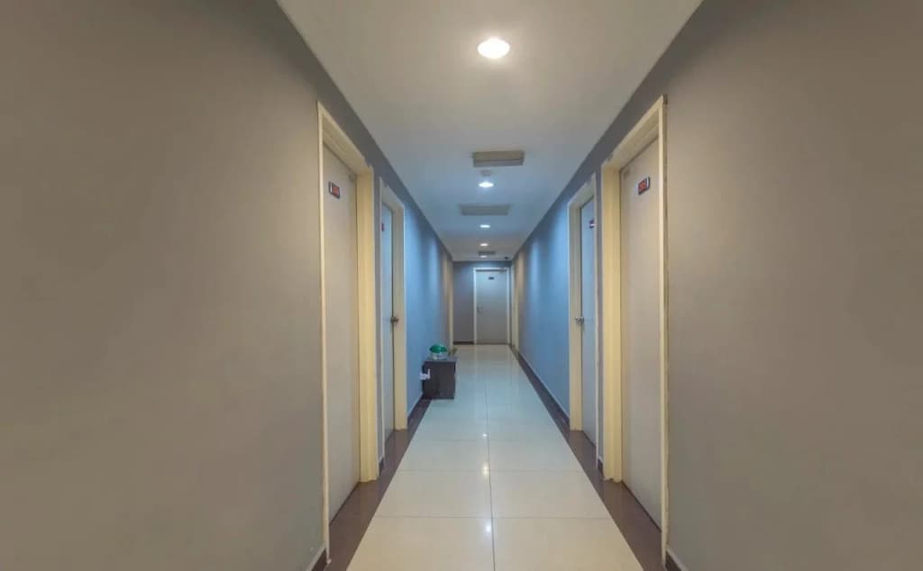 Super OYO 761 City Hotel - photo 12