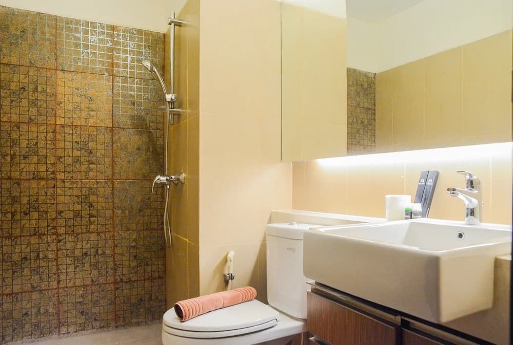 Spacious 2BR GP Plaza Apartment - photo 9