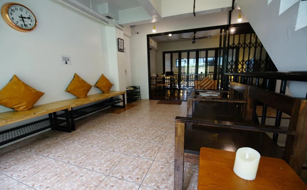 Sleep Owl Hostel - photo 2