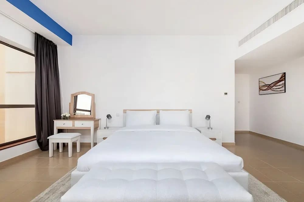 Panoramic Spacious City View 2BR Escape - photo 14
