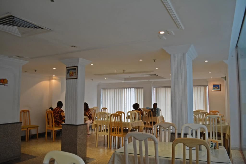 Queen's Hotel - photo 21