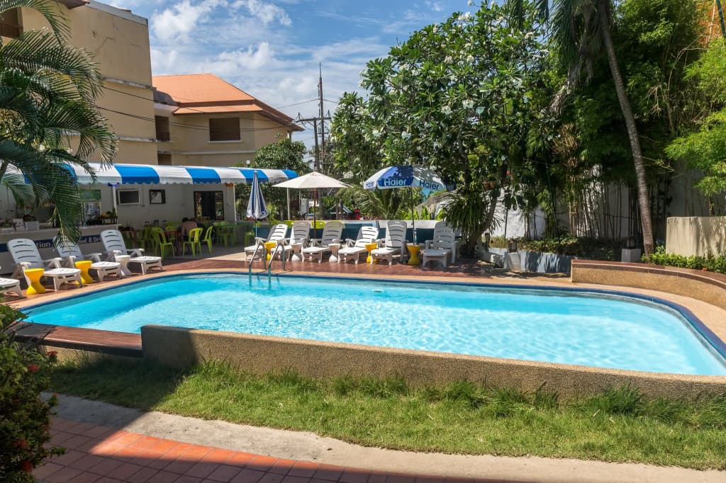 Porterhouse Beach Hotel - photo 8