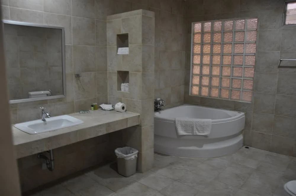Baan Rajdamnern Huahin - photo 9