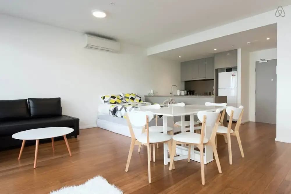 CBD Apartment in Perfect Location - photo 22