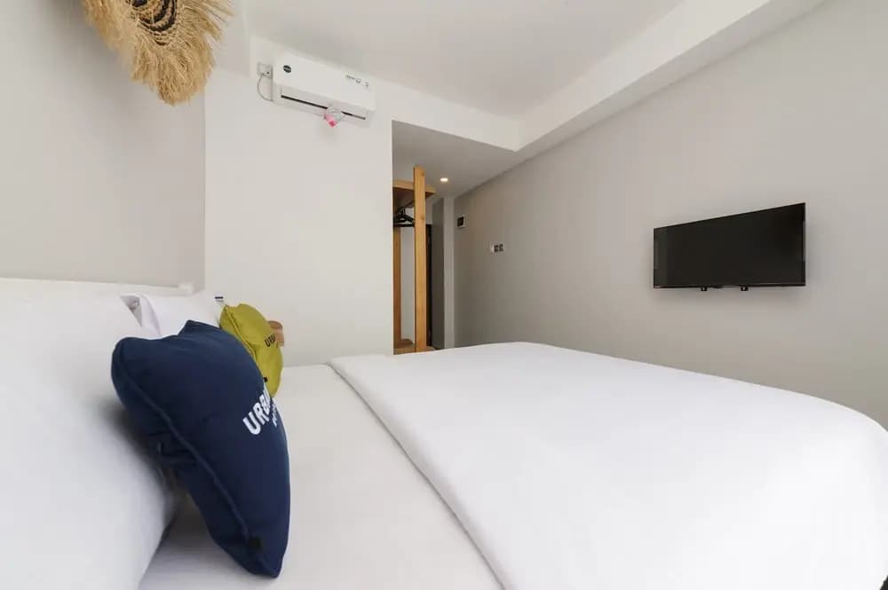 Urbanview Hotel Puri Indah - photo 8