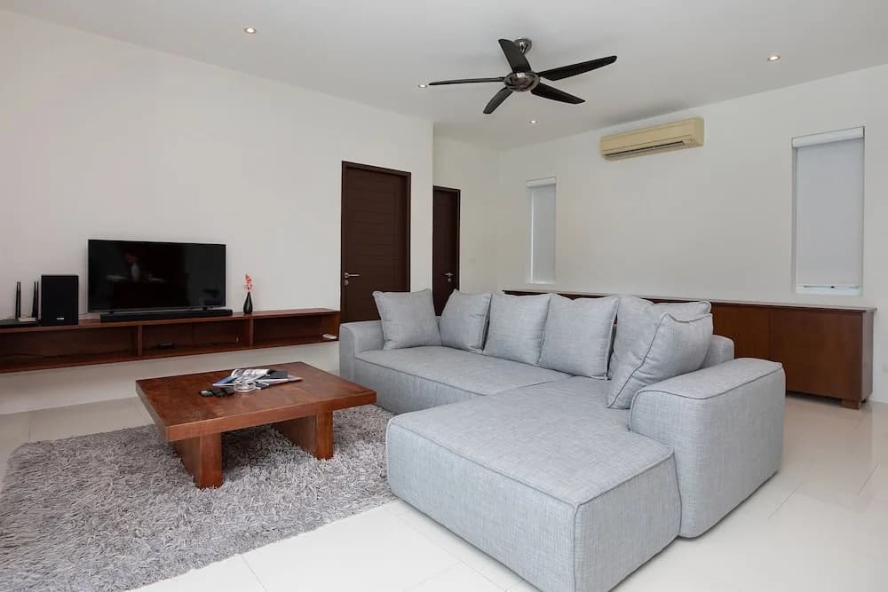 Miami-Style 2BR Pool Villa Janine Kamala - photo 5