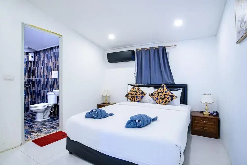 Cozy 6BR Pool Villa Close to Beach CP6 - photo 3