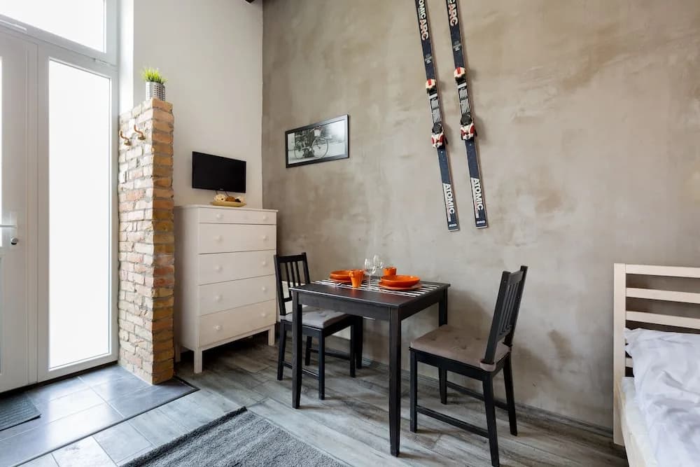 Downtown Studio Apartment - photo 3