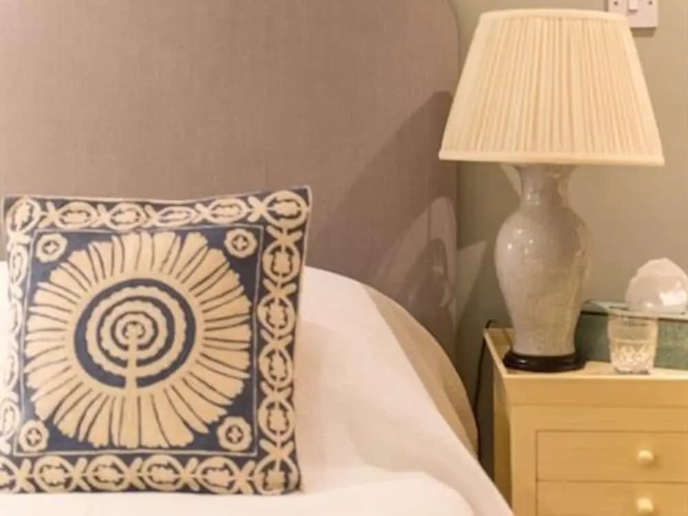 The Guest Room - photo 12