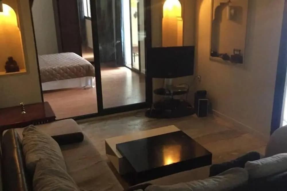 2 Bed Flat - Sleeps 6 - Hottub - Parking - Wifi - photo 5